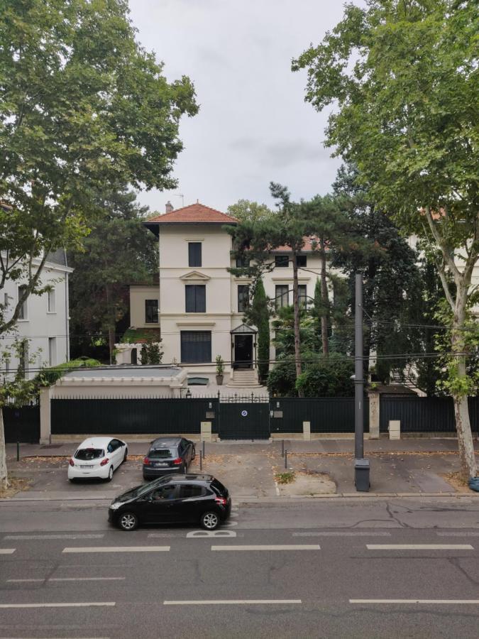 Belges Lião Exterior foto