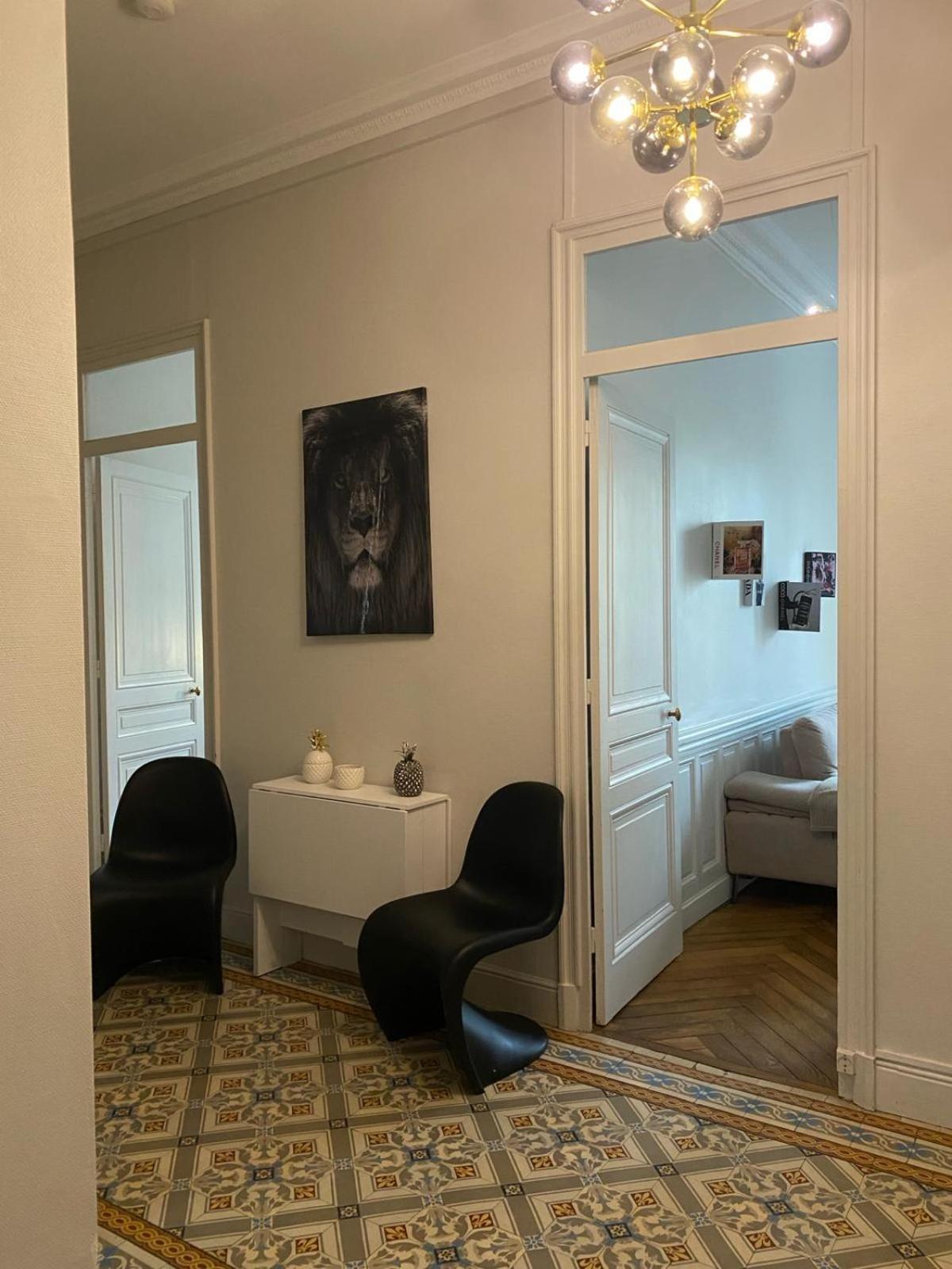 Belges Lião Exterior foto